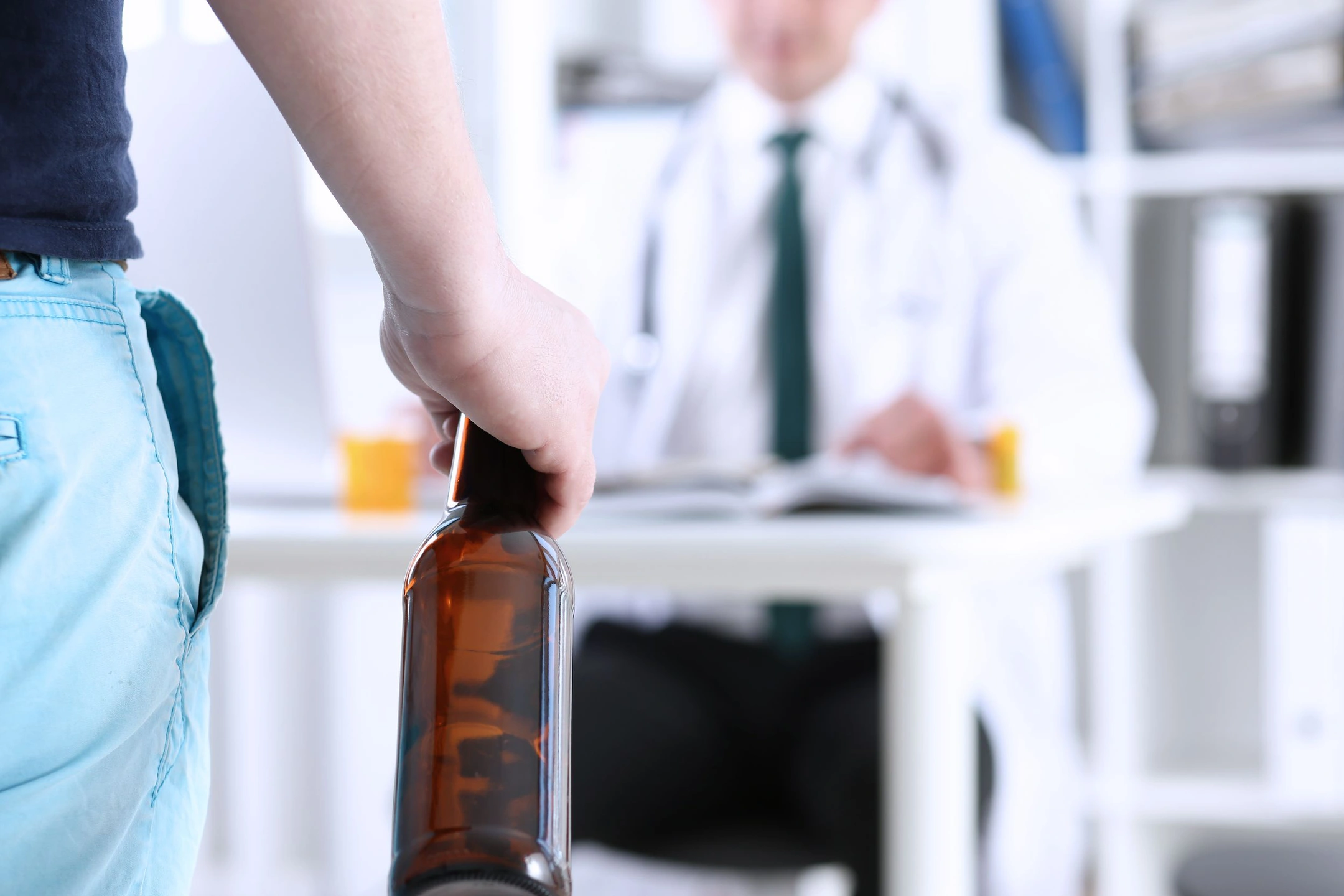 Нарколог Холдин: третья стадия опьянения грозит комой и смертью