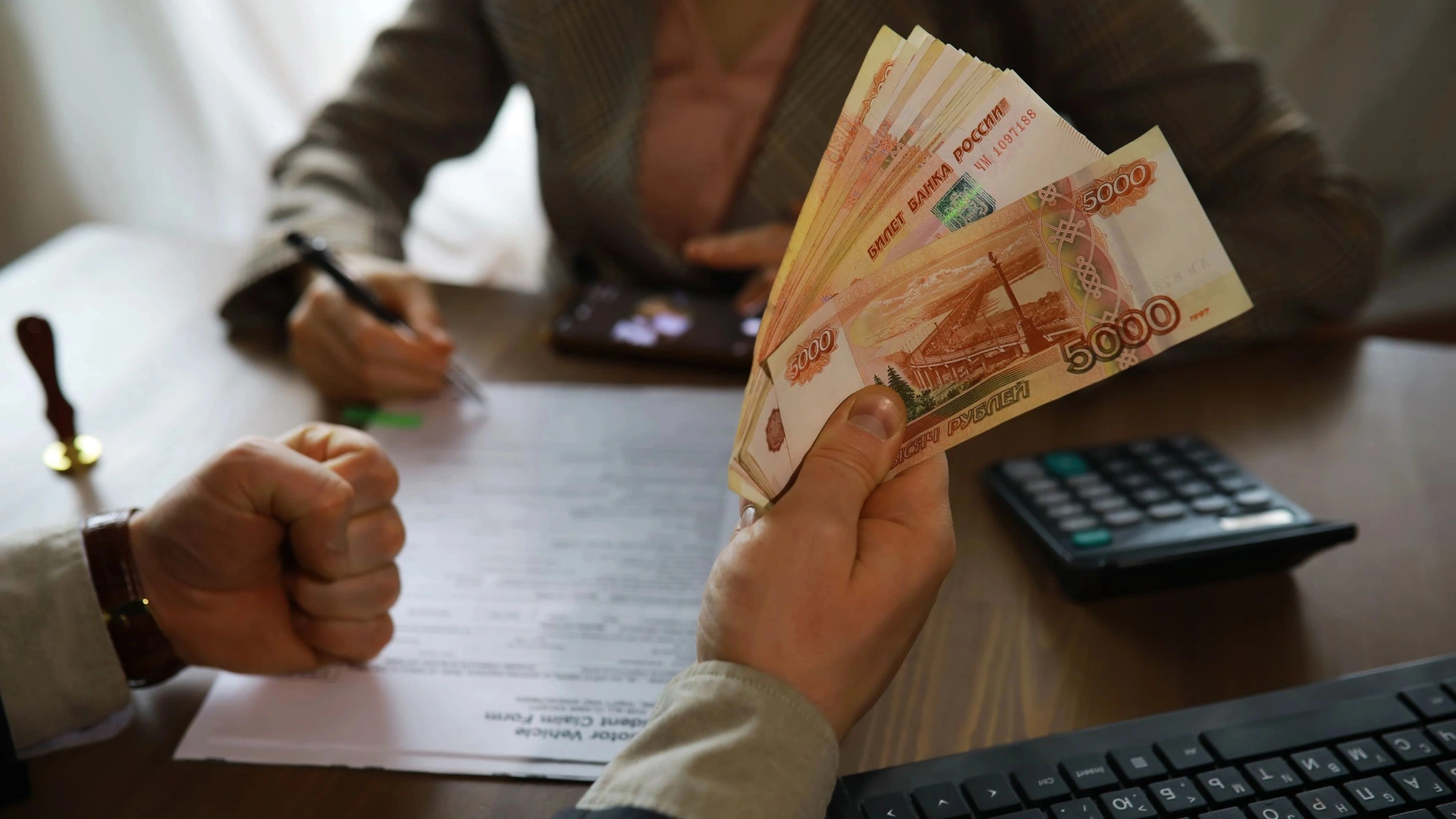 Юрист Виноградов назвал три способа оградить родственника от кредитов