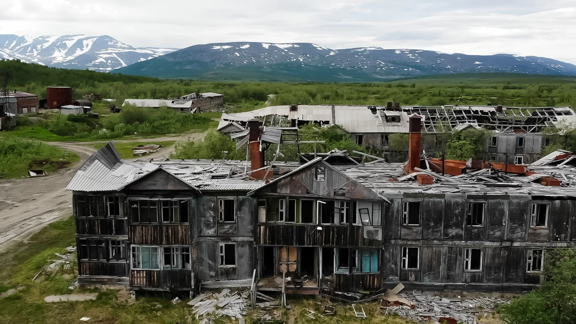 Юные геологи помогли в превращении поселка Полярный в будущий природный  парк «Ингилор» | Ямал-Медиа