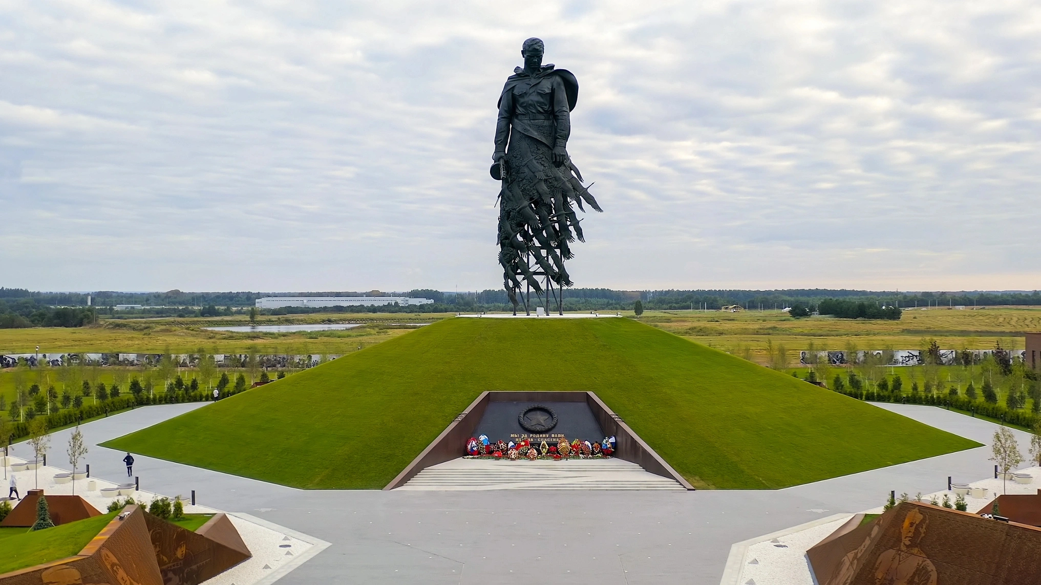 7 новых памятников героям Великой Отечественной войны | Ямал-Медиа