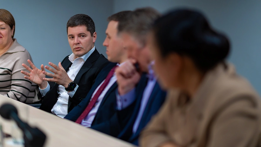 Губернатор Артюхов встретился с журналистами Ямала и ДНР