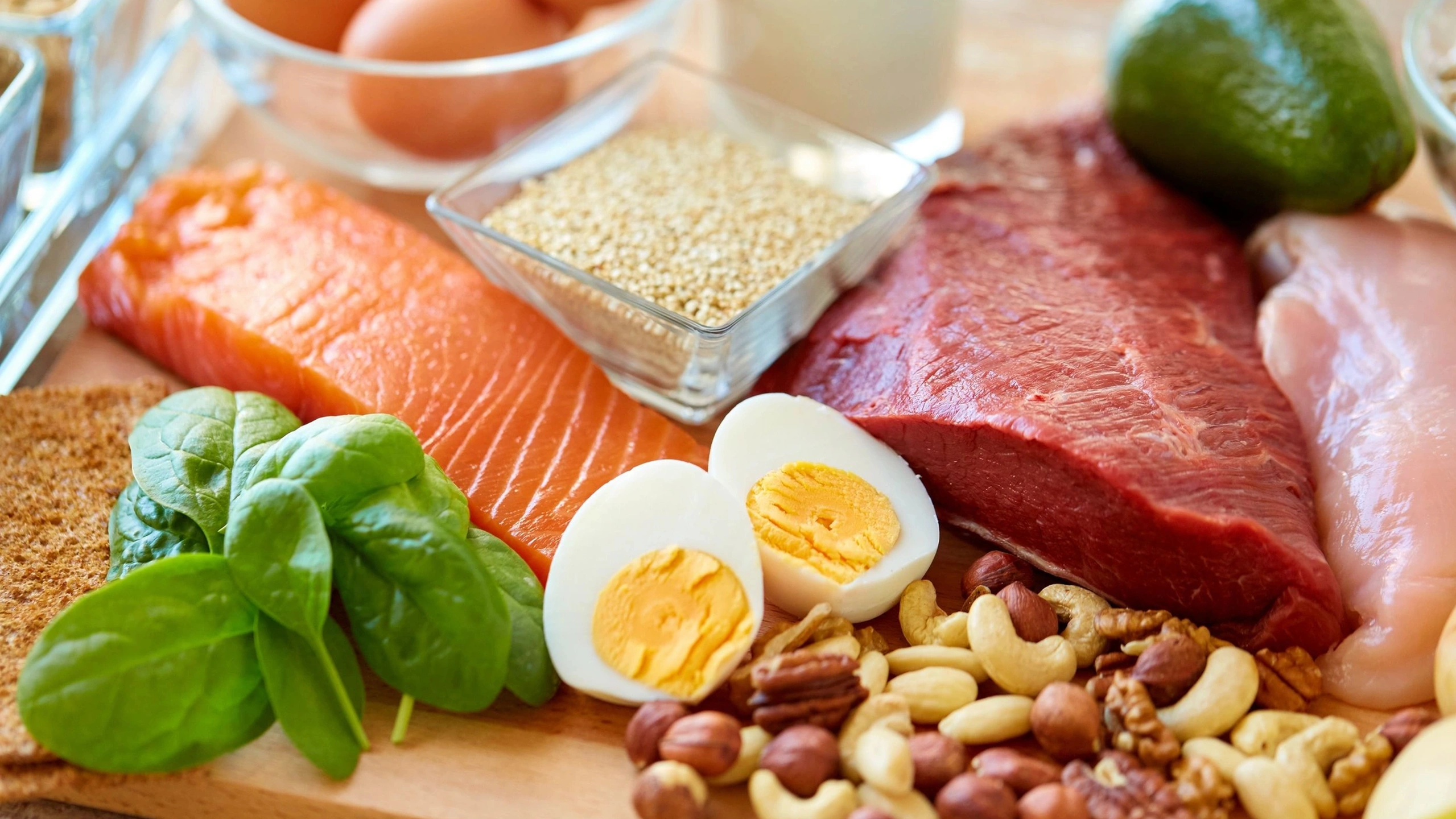Улучшить состав крови помогут красное мясо, субпродукты и яйца