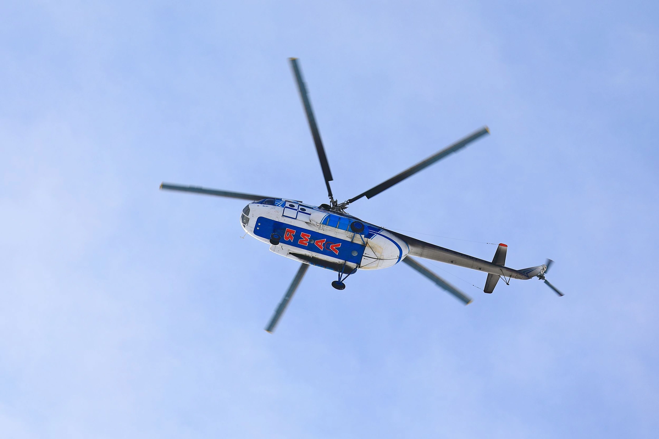 Троих сотрудников «Ямалспаса» обучат управлять вертолетом и самолетом