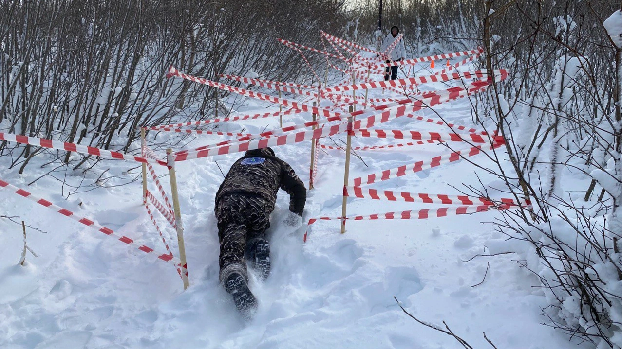 Проползти мышеловку, доставить носилки. Тазовчане перепахали сугробы в  окрестностях райцентра | «Красный Север»