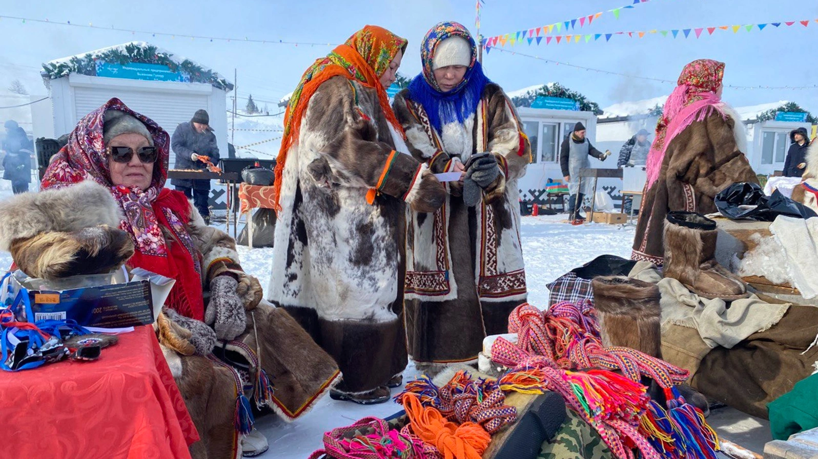В Тазовском на ярмарку при Слёте оленеводов приехали торговцы издалека