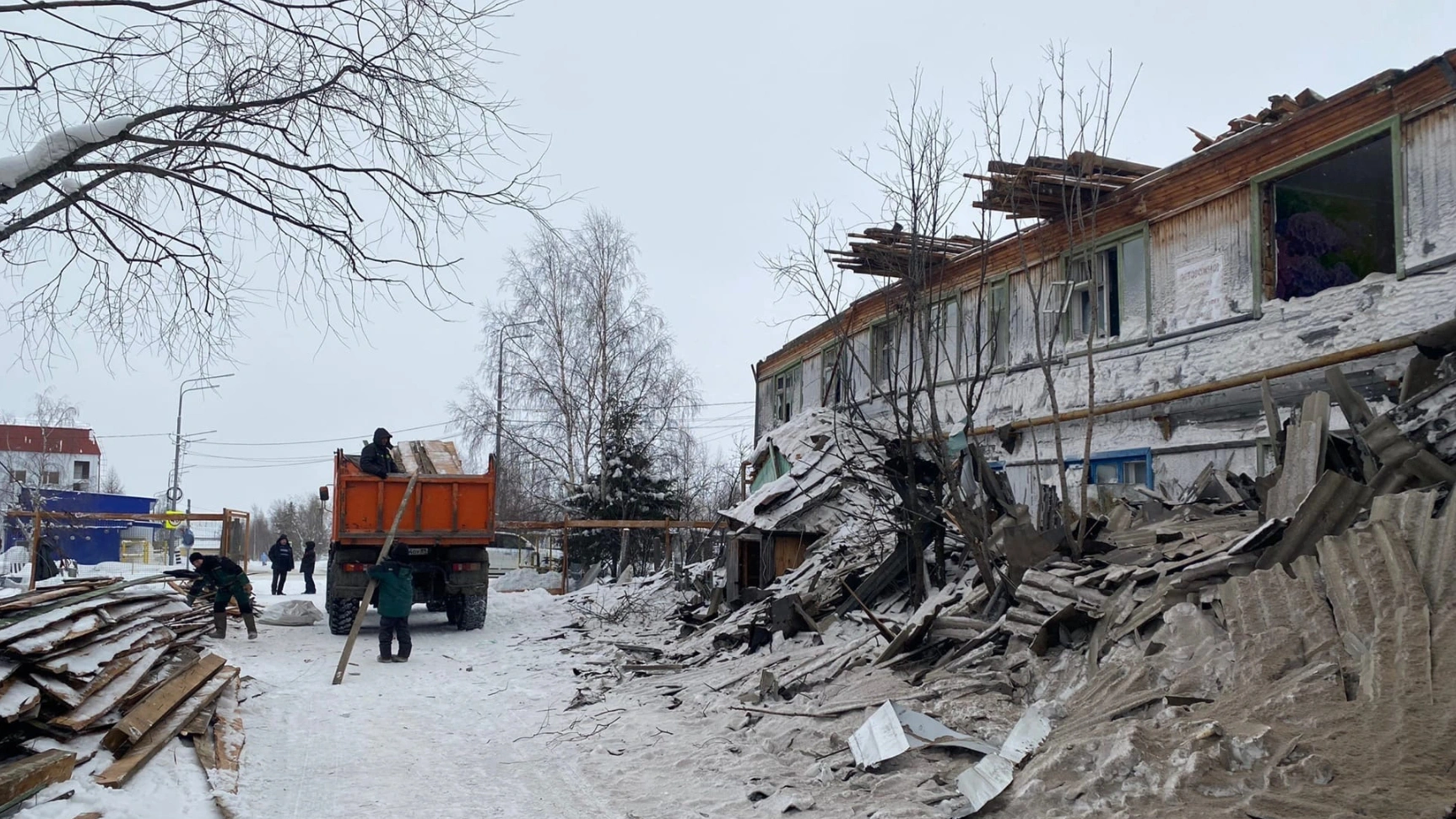 В Пуровском районе идут под снос 18 аварийных домов | «Красный Север»