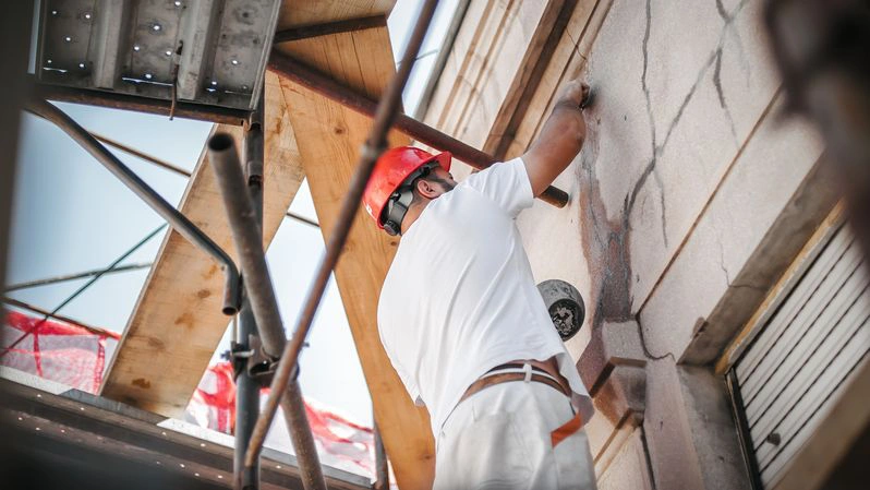 Более 70 фасадов многоквартирных домов обновят в ЯНАО в 2024 году