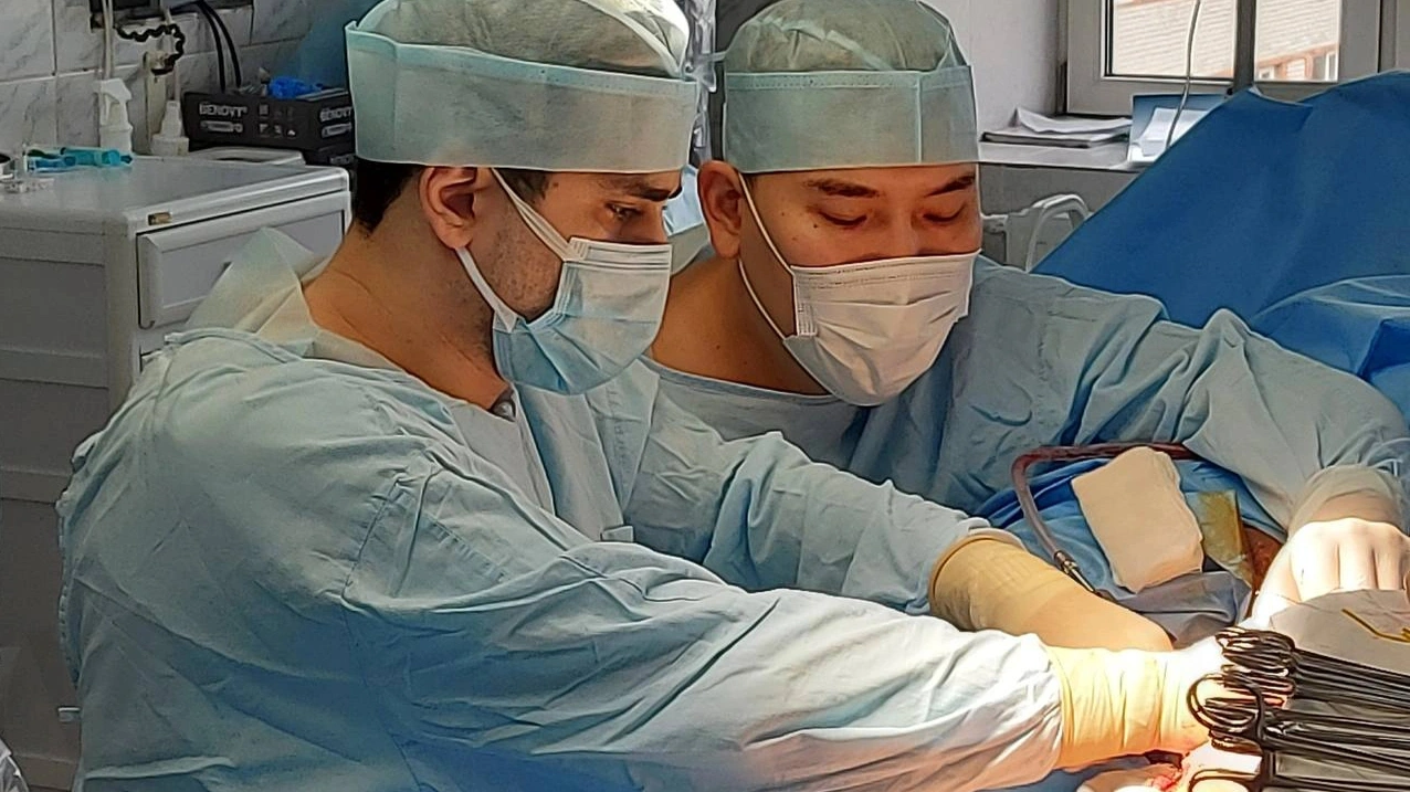 В Новом Уренгое хирурги провели сложнейшую операцию на подколенной артерии