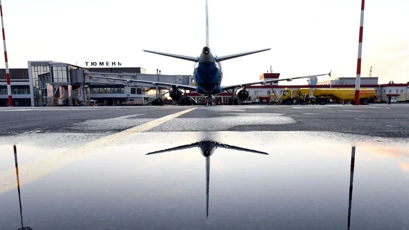 У самолета авиакомпании «Ямал» в воздухе отказала автоматика