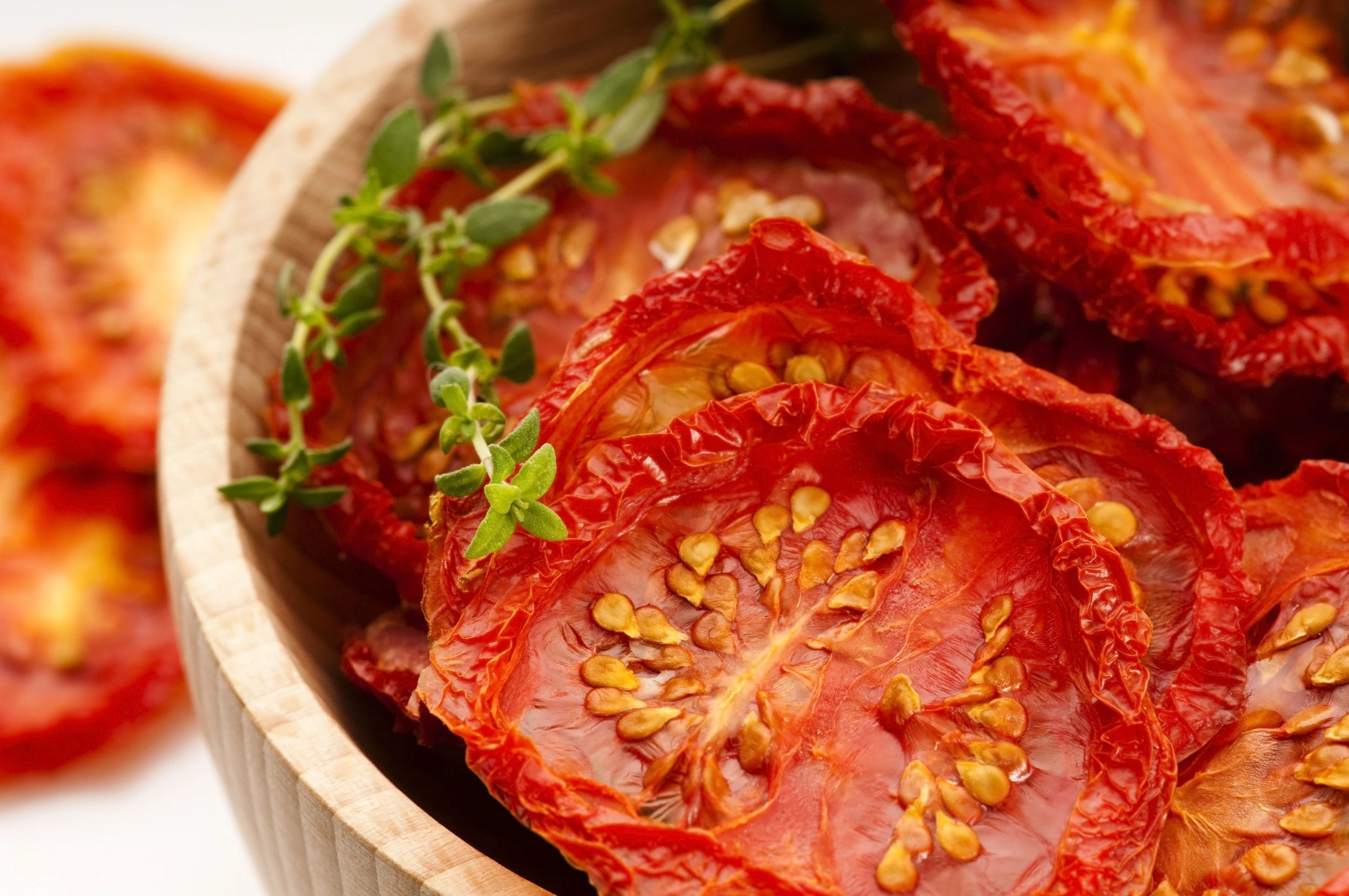Диетолог Денисова: вяленые томаты выводят из организма лишний холестерин