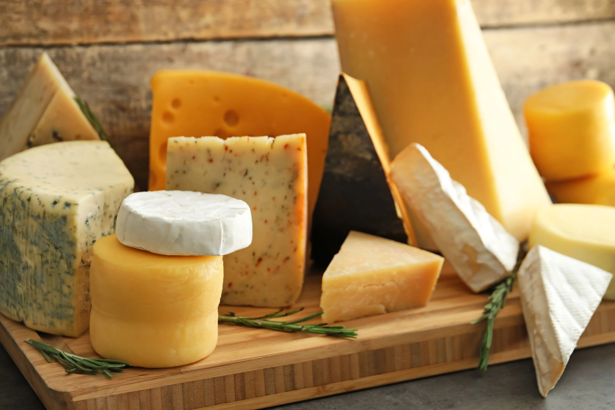Международная группа учёных научилась консервировать сыр для долгого хранения