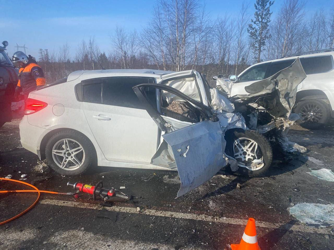 Два человека погибли в лобовом ДТП под Салехардом, трое детей в больнице |  Ямал-Медиа