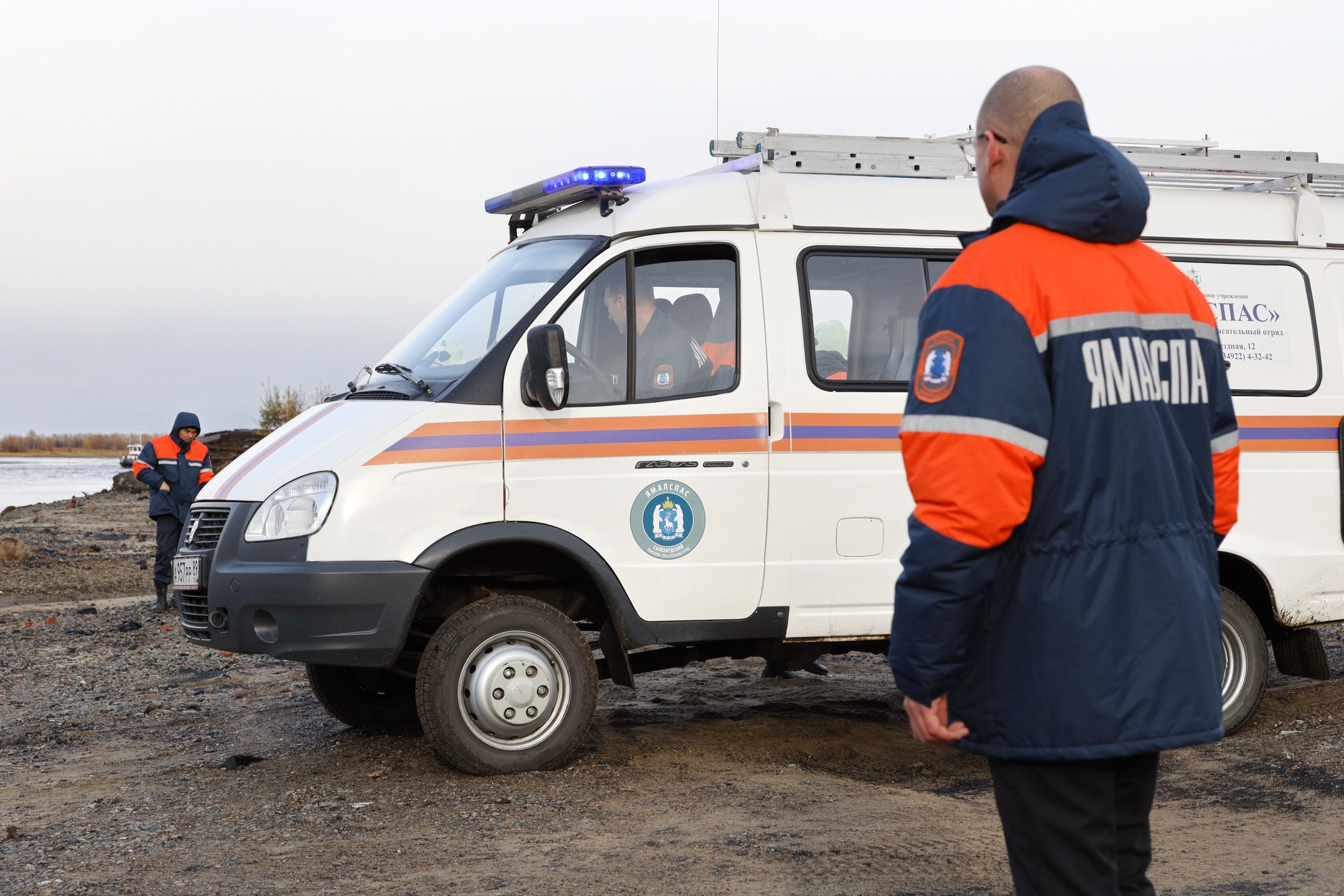 В ЯНАО спасатели вторые сутки ищут женщину из геологической партии