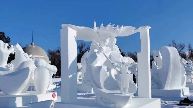 Мастер из Тарко-Сале стал призёром Международного конкурса ледовых скульптур в Китае