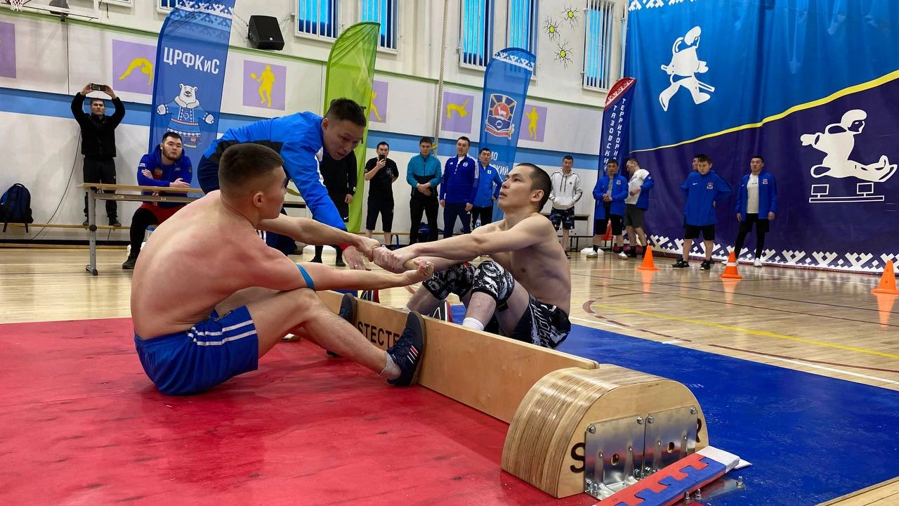 В Тазовском прошёл первый чемпионат ЯНАО по мас-рестлингу