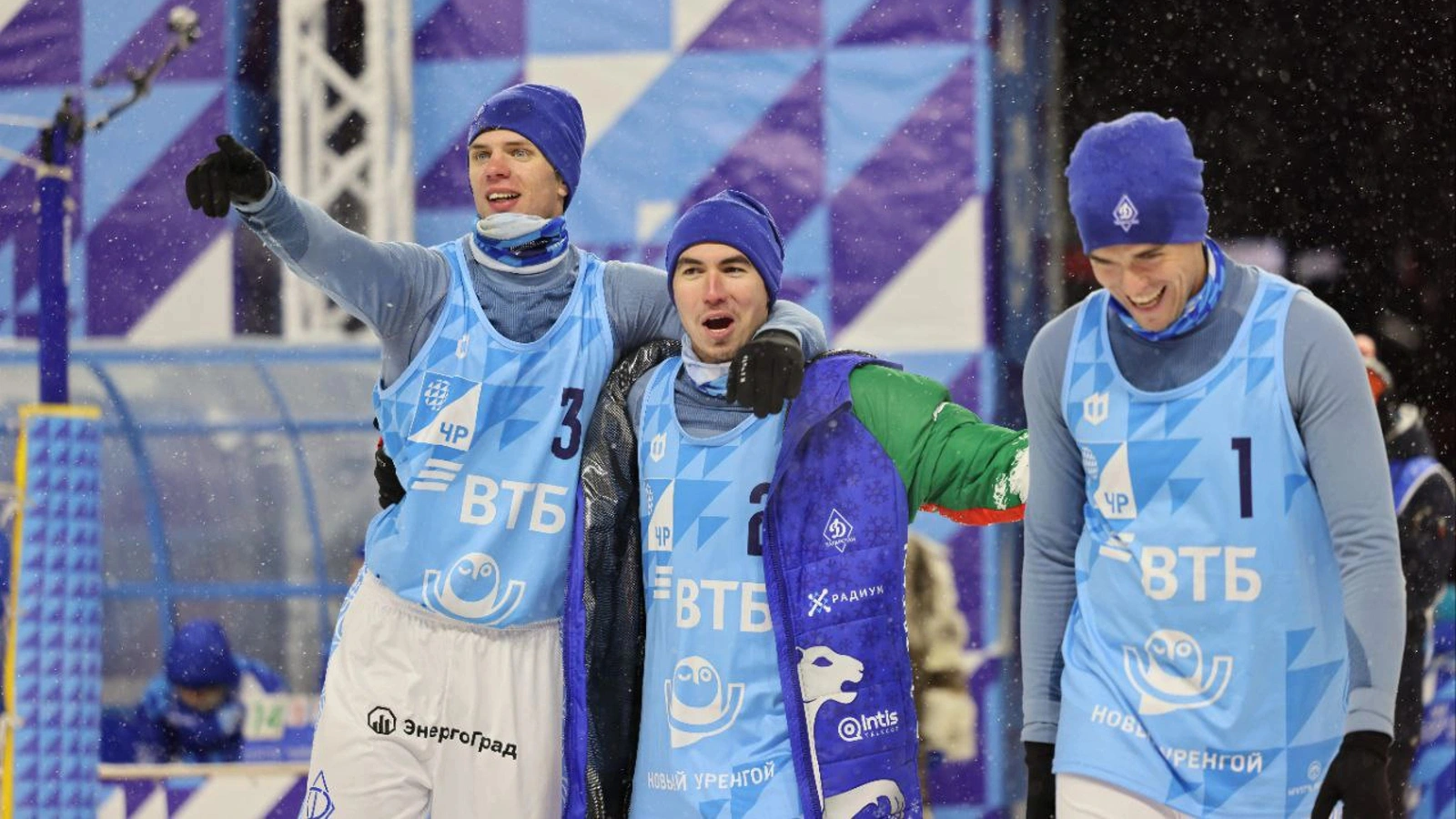 Факел» вышел в финал чемпионата по снежному волейболу | Ямал-Медиа