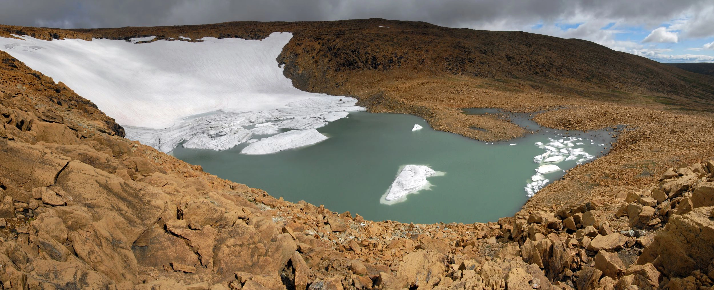 На Ямале туристы совершат массовое восхождение на ледник Романтиков