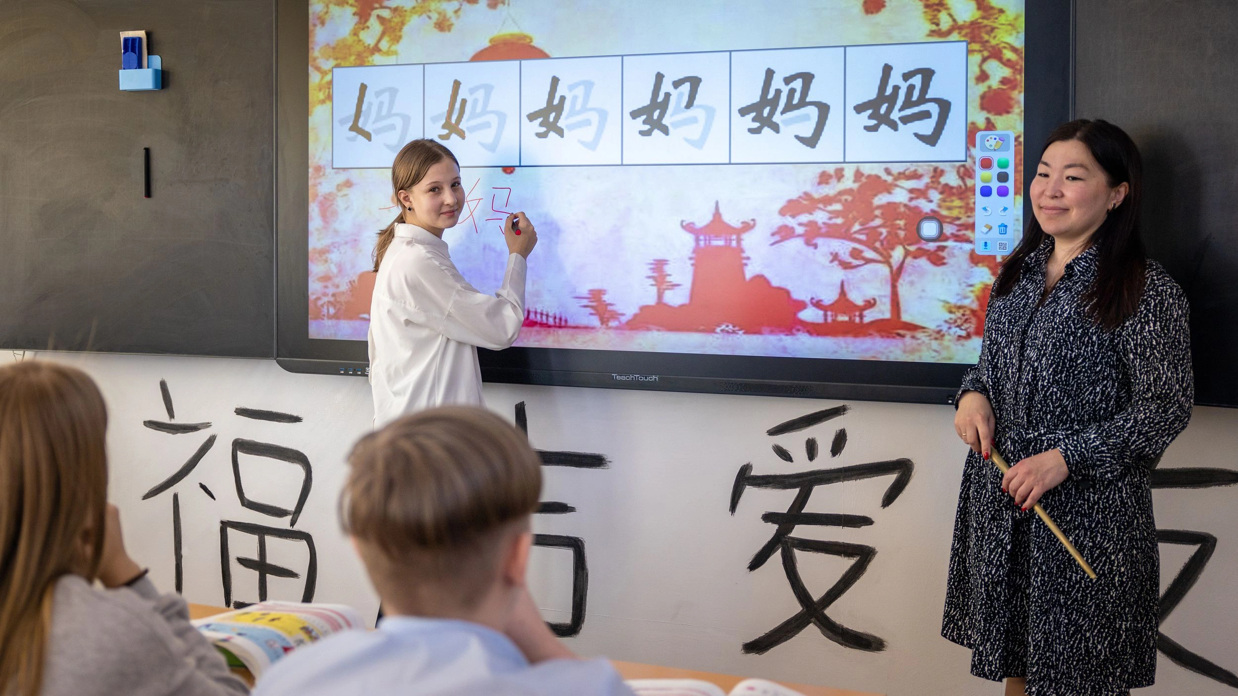 В ЯНАО продолжат внедрять китайский язык в школы