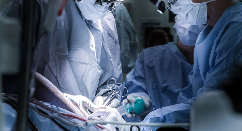 В Новоуренгойской больнице спасли пациента, получившего разряд в 35 000 вольт