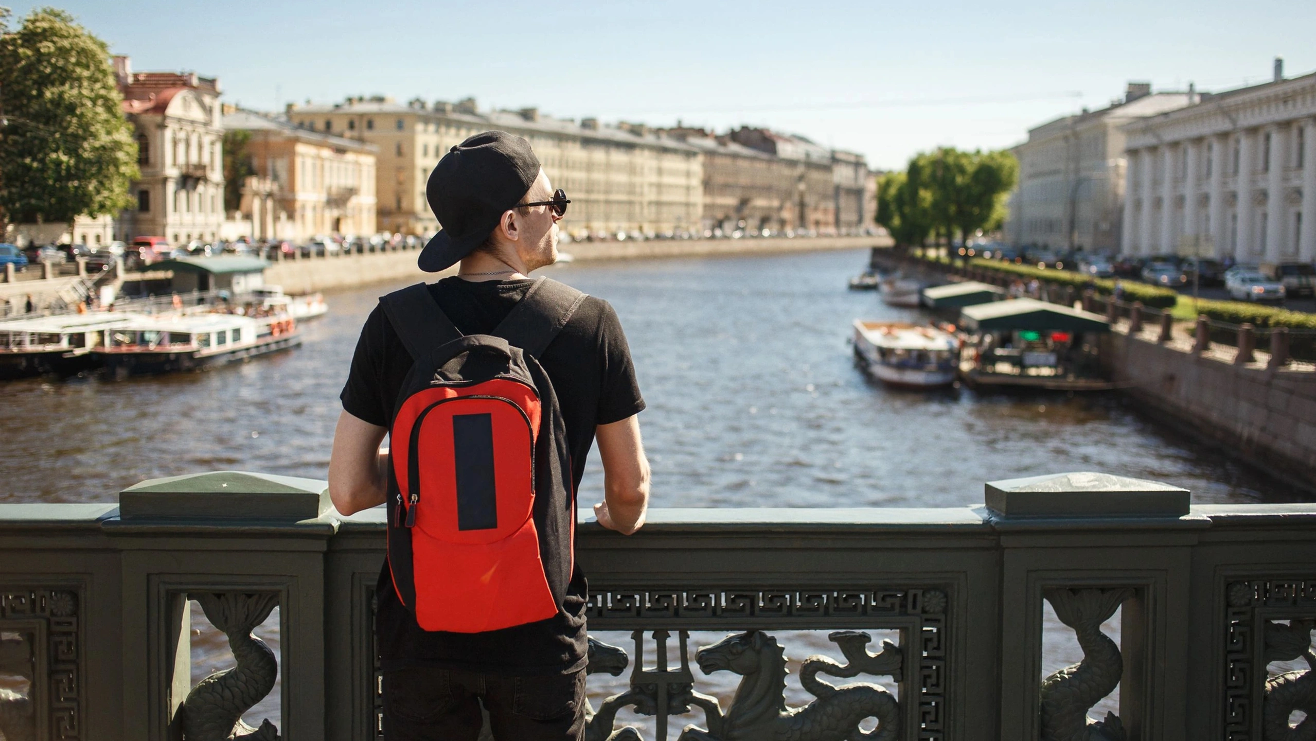 Санкт-Петербург в начале мая планируют посетить 850 тысяч туристов